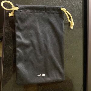 Brand new eyeglass case Fossil w/ drawstring closure. black w/ cream str…
